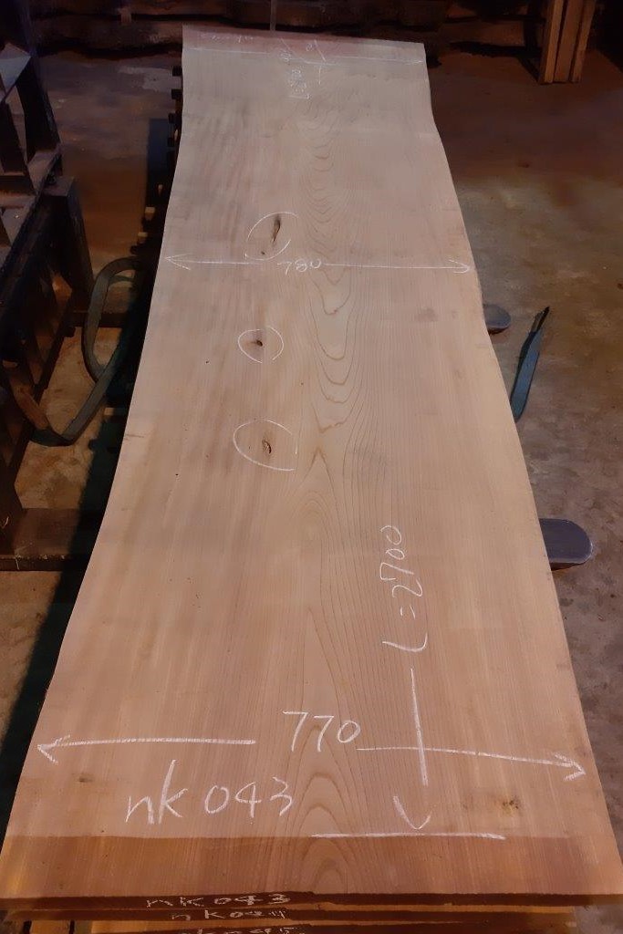 欅板 ケヤキ 一枚板 470~530×40×910ｍｍ けやき板 赤み 片耳付き 生き節 国産 希少品 送料無料 木材 板材  テーブル板 天板 日本製 DIY - 4
