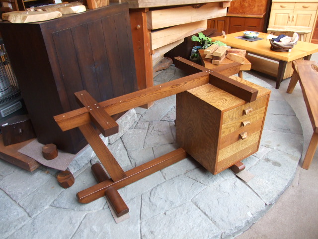 デスクの脚 欅（けやき ケヤキ）材 一枚板テーブル・無垢材家具の祭り屋